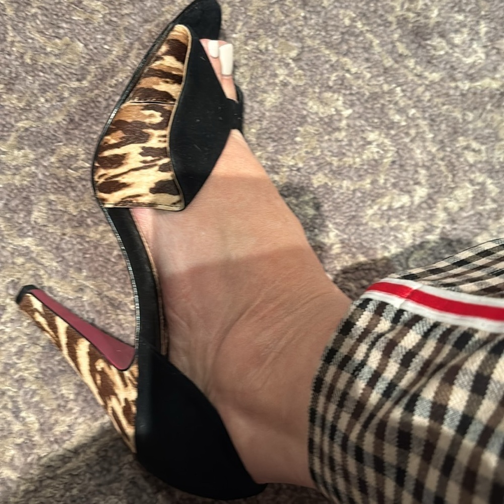 Betsey Johnson Black Peep Toe Heels with Bow Accent in 7.5 - Picture 7 of 10